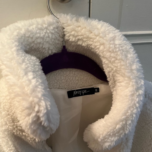Small white teddy jacket from Nasty Gal - Picture 4 of 4